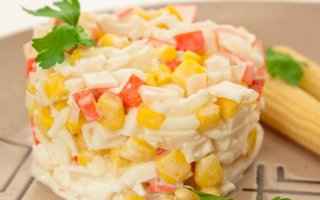 Салат с кукурузой