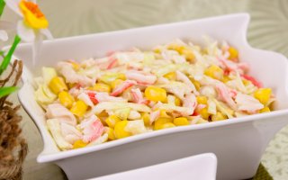 Салат с кукурузой и капустой