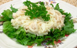 Салат из кальмаров с рисом
