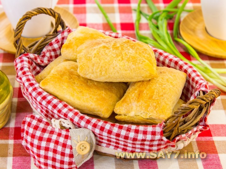 Рецепт Слоеные пирожки с курицей и картофелем