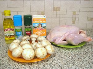 Курица, тушенная с грибами и сметаной. Ингредиенты