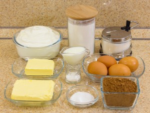 7 рецептов красивого пирога «Зебра» на сметане, кефире, молоке и не только