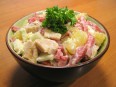 Салат с колбасой, картофелем и грибами