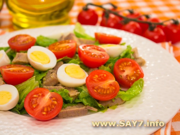 Рецепт Салат с мясом, помидорами и яйцами