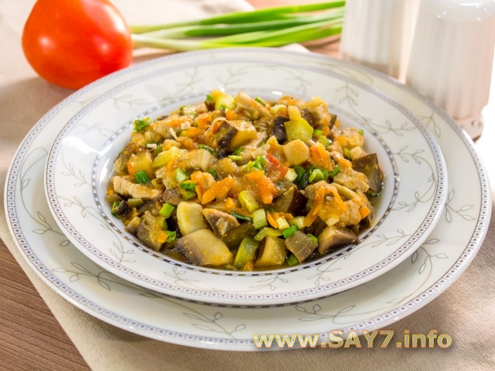 Рецепт Свинина, тушенная с овощами и грибами