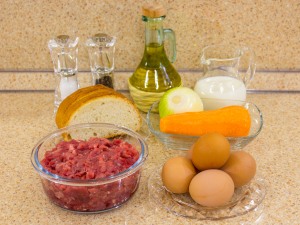 Гнезда из фарша с сыром в духовке: 5 пошаговых рецептов