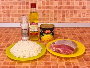 Филе индейки, жаренное с рисом и ананасами. Ингредиенты