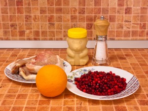 Медальоны из говядины с брусничным соусом - пошаговый рецепт с фото на Повар.ру