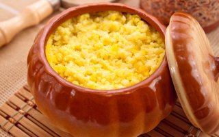 Пшенная каша с тыквой в горшочке