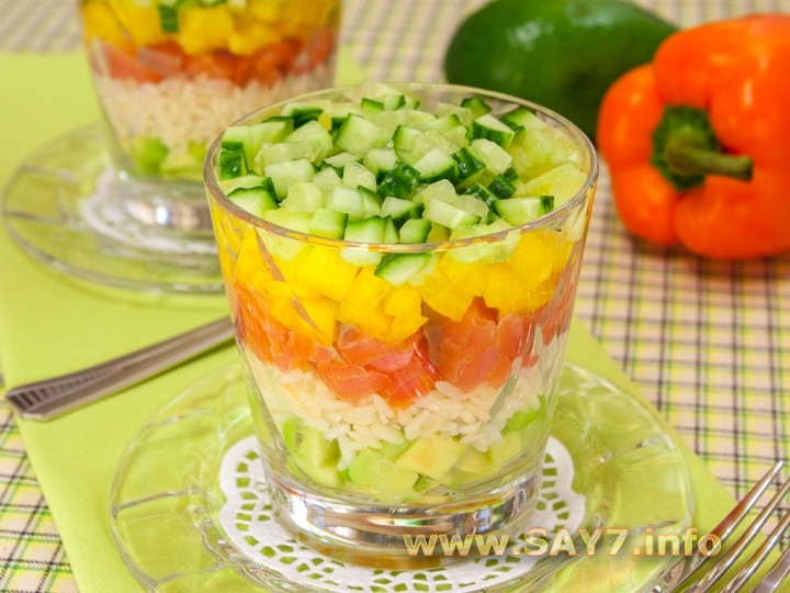 Рецепт Салат с семгой, авокадо и рисом