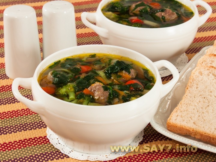 Рецепт Суп с фрикадельками и шпинатом