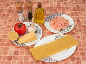 Спагетти с креветками и помидорами. Ингредиенты