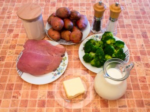 Запеканка с индейкой, брокколи и картофелем под соусом Бешамель. Ингредиенты