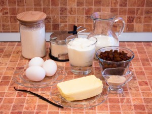 Кулич на топленом молоке - рецепты александрийского теста с творогом, сметаной, для мультиварки и хлебопечки
