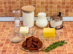 Хлеб с сыром, вялеными помидорами и базиликом – кулинарный рецепт