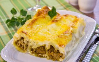 Каннеллони с индейкой и белыми грибами