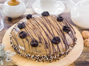 Бисквитный шоколадный торт с заварным кремом - рецепт с фото