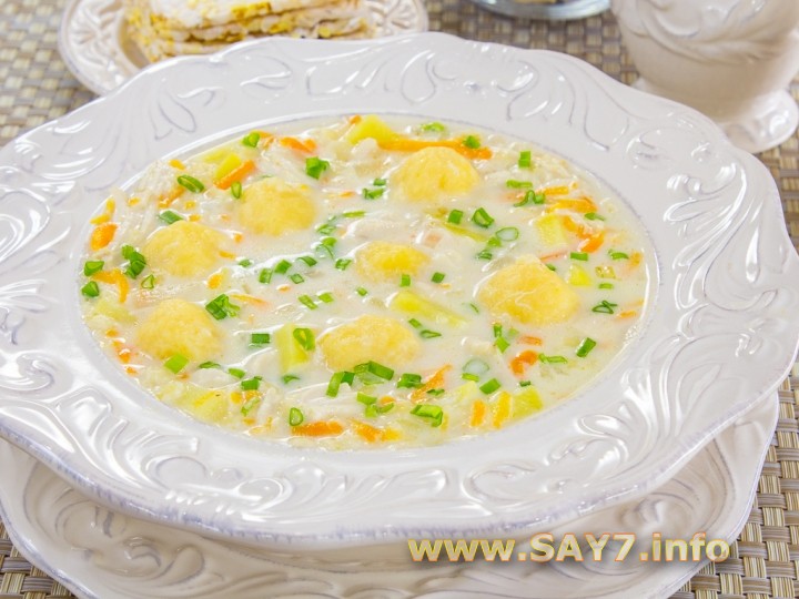 Сырный суп с сырными шариками