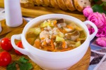 Суп с куриным филе, гречкой и грибами